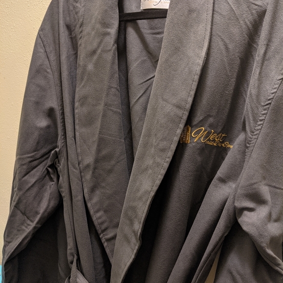 Makeup Robe - Picture 2 of 5